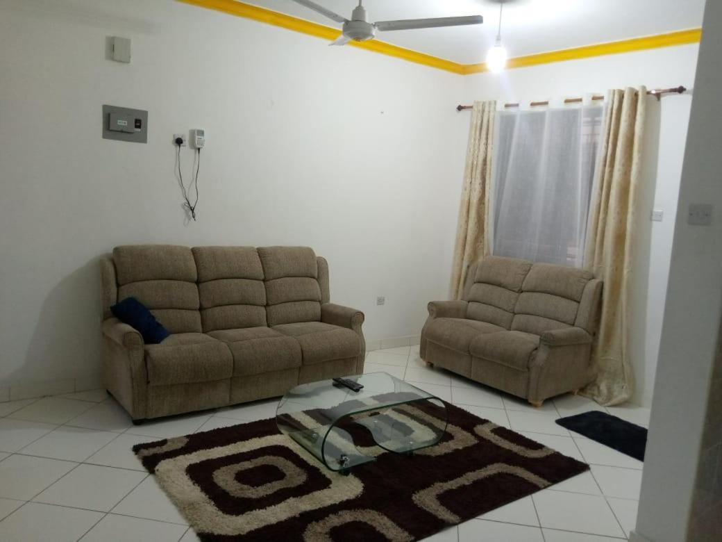 Lux Suites Bamburi Furnished Apartments Bagian luar foto