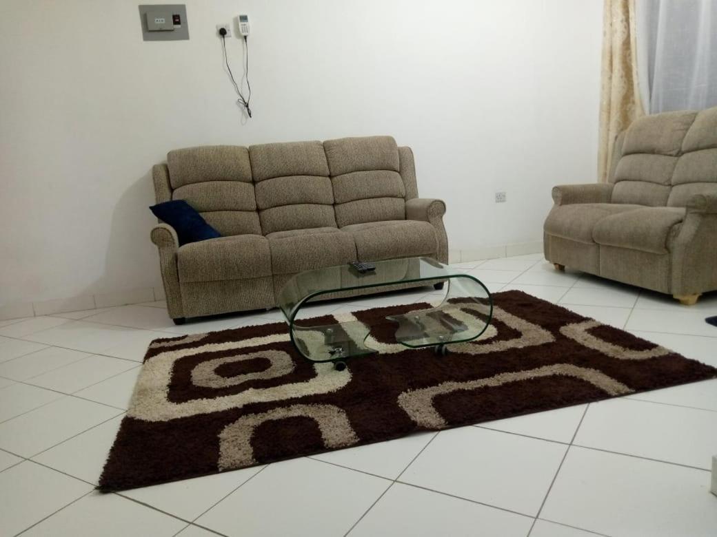 Lux Suites Bamburi Furnished Apartments Bagian luar foto