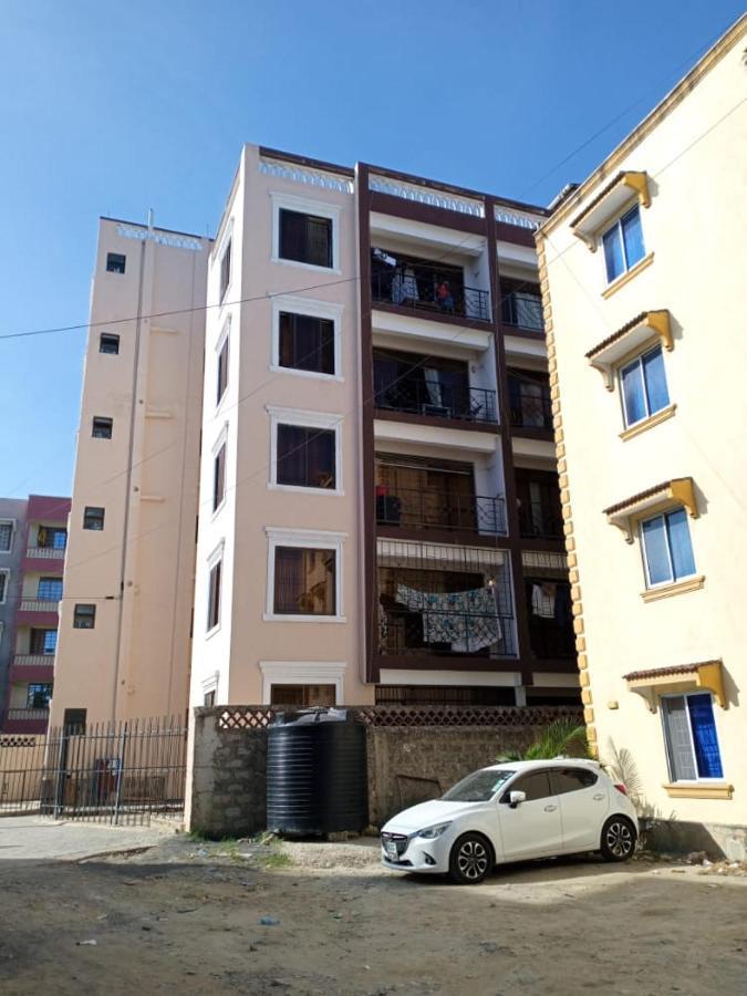 Lux Suites Bamburi Furnished Apartments Bagian luar foto