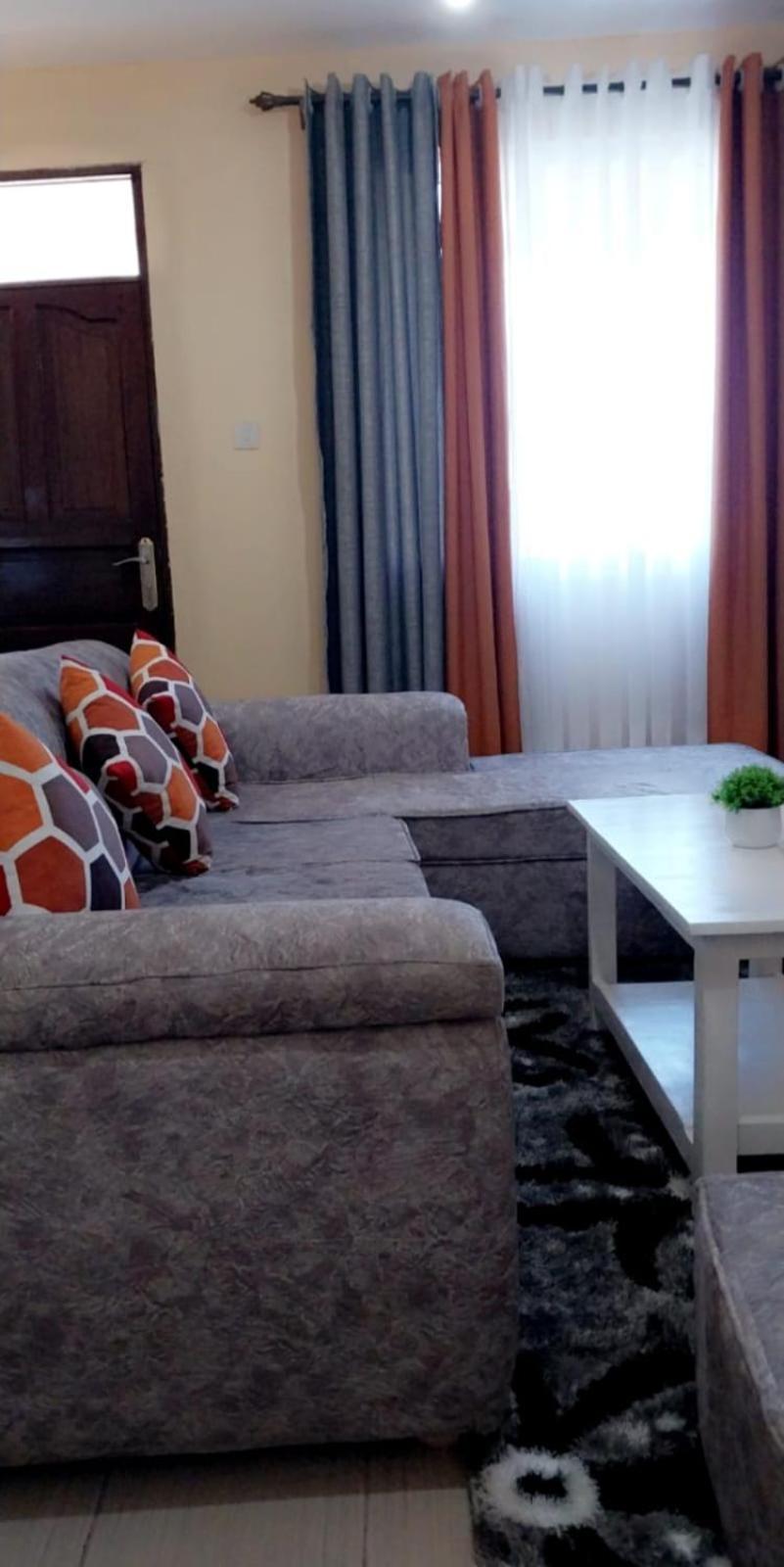 Lux Suites Bamburi Furnished Apartments Bagian luar foto