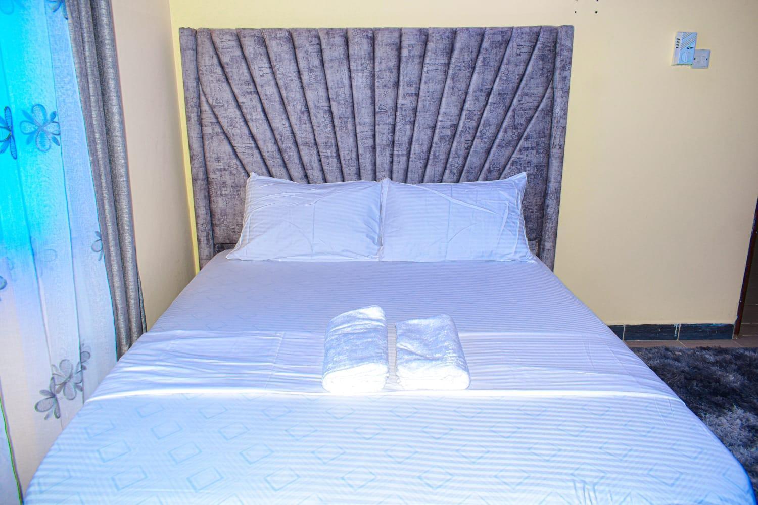 Lux Suites Bamburi Furnished Apartments Bagian luar foto